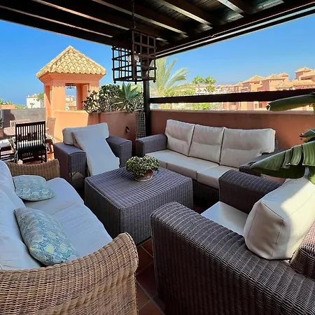 Luxury Penthouse With Pool In Front Of Golf Course *