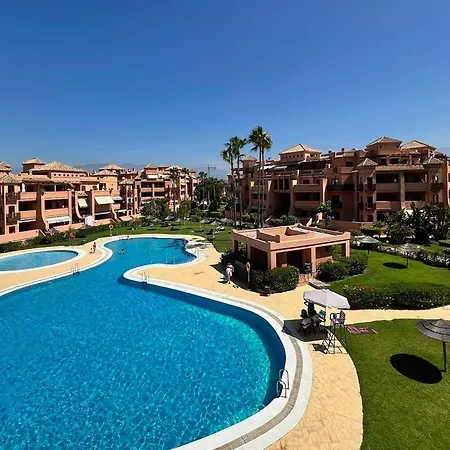 Luxury Penthouse With Pool In Front Of Golf Course *